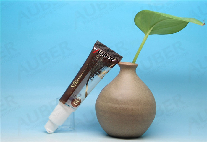 D25mm Pump Tube Packaging for Make-Up Foundation with Clear Closure