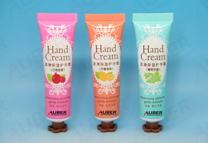 D35mm Cosmetic Plastic Tubes with flower cap