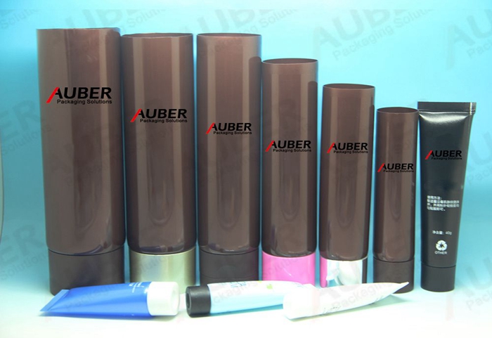 Tubes de soins ronds avec vis concave sur les capuchons